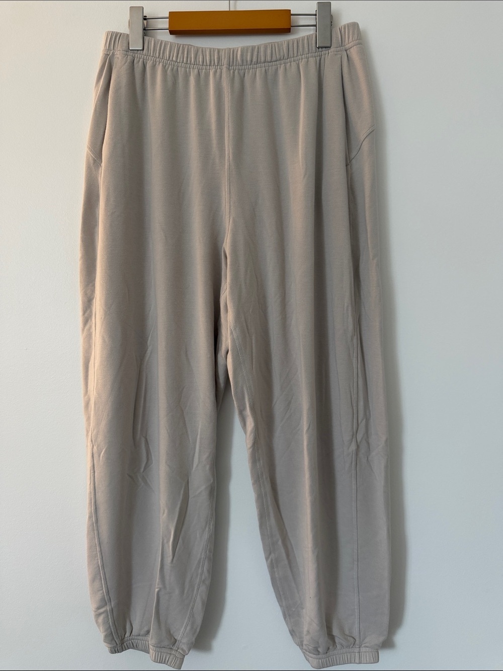Lululemon BeCalm Mid Rise pants Medium - Picture 2 of 7